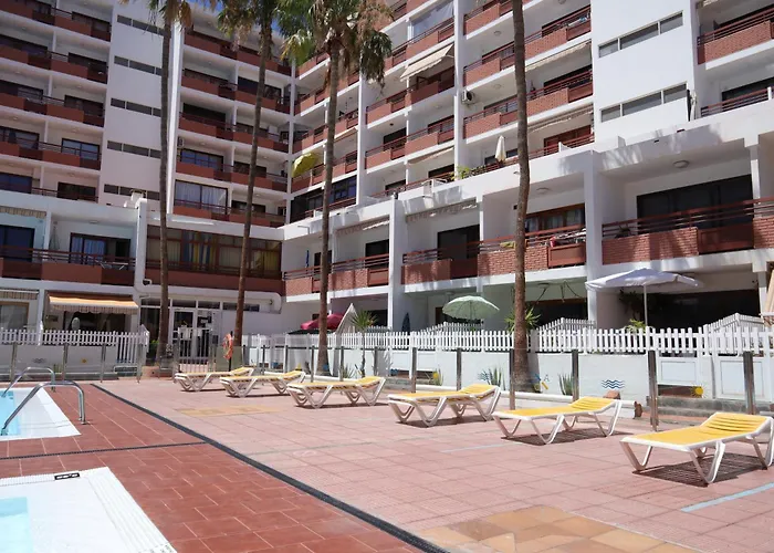 Tropical Views - Paya Del Ingles